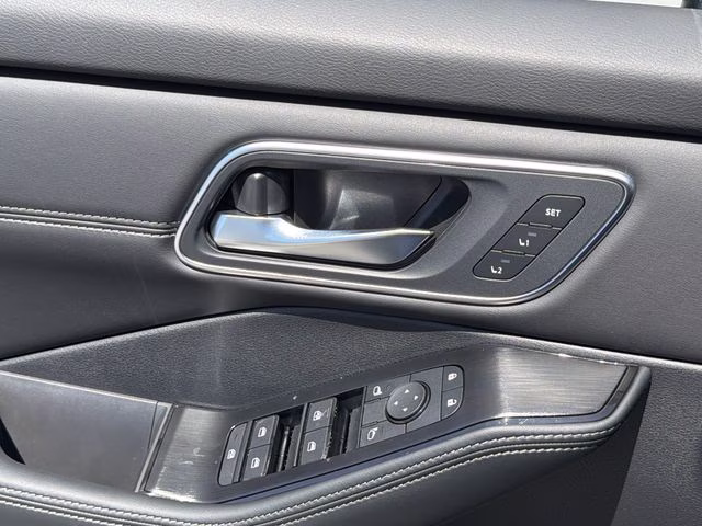 2026 Champagne Silver Metallic Nissan Rogue Platinum AWD SUV