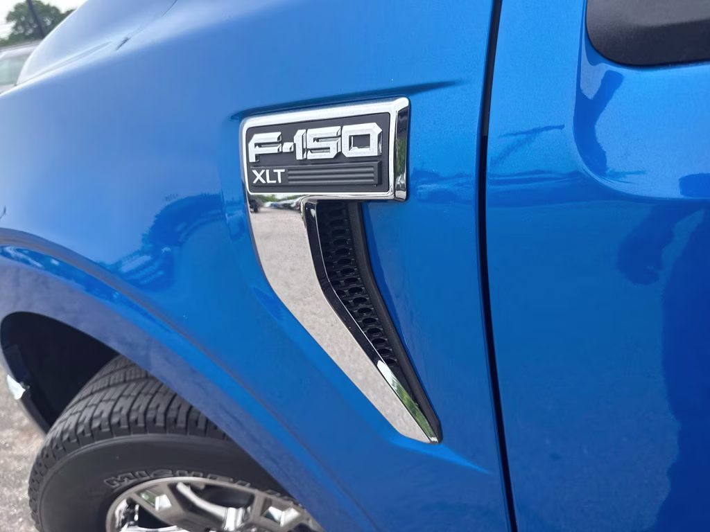 2021 Blue Metallic Ford F-150 XLT 4X4 Truck