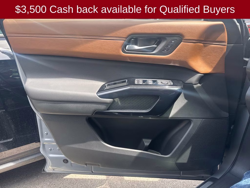 2026 Boulder Gray/Super Black Nissan Pathfinder Platinum 4X4 SUV
