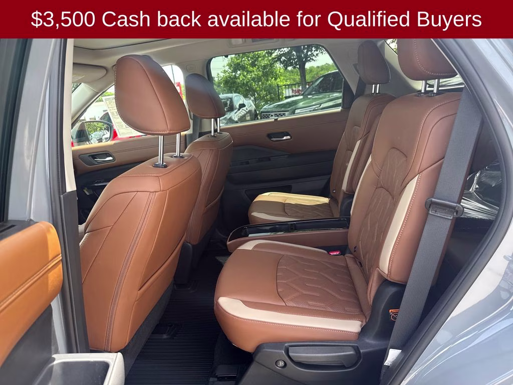 2026 Boulder Gray/Super Black Nissan Pathfinder Platinum 4X4 SUV