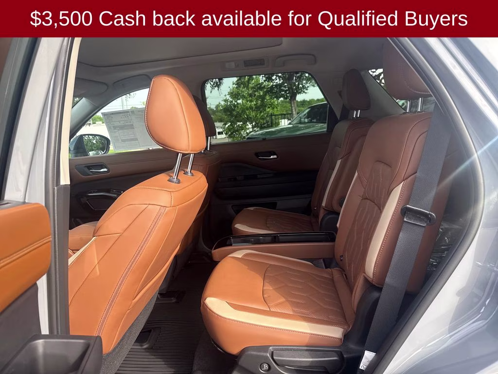 2026 Boulder Gray/Super Black Nissan Pathfinder Platinum 4X4 SUV