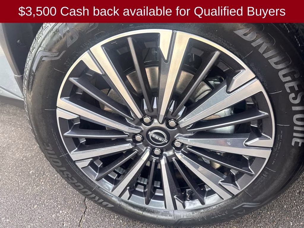 2026 Boulder Gray/Super Black Nissan Pathfinder Platinum 4X4 SUV