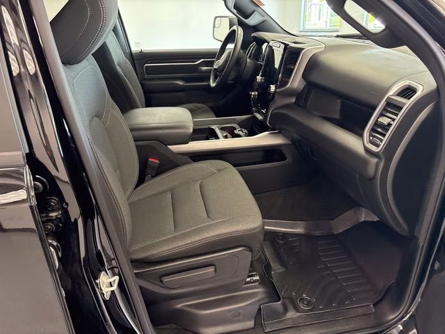 2023 Diamond Black Crystal Pearlcoat Ram 1500 Big Horn 4X4 Truck
