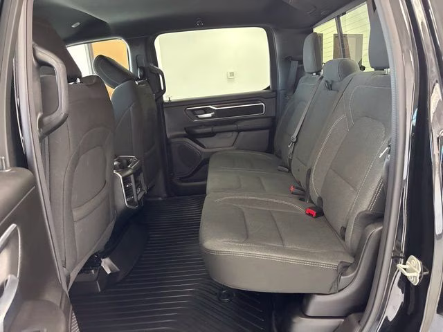 2023 Diamond Black Crystal Pearlcoat Ram 1500 Big Horn 4X4 Truck