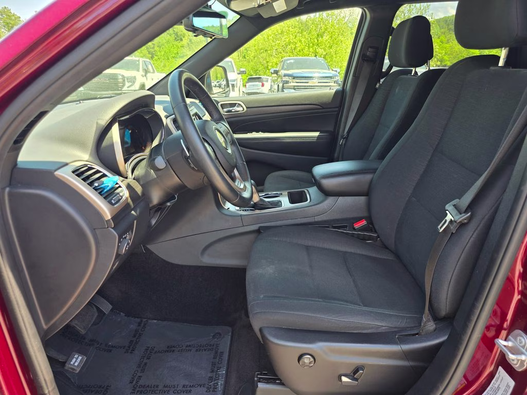 2016 Velvet Red Pearlcoat Jeep Grand Cherokee Laredo 4X4 SUV
