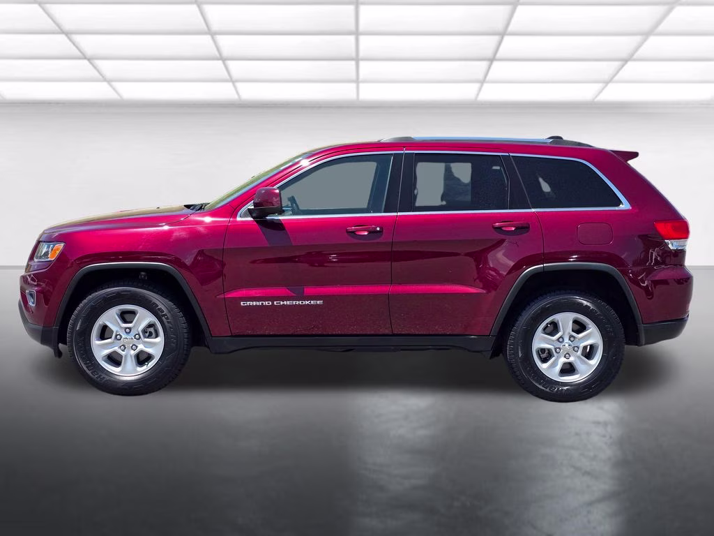 2016 Velvet Red Pearlcoat Jeep Grand Cherokee Laredo 4X4 SUV
