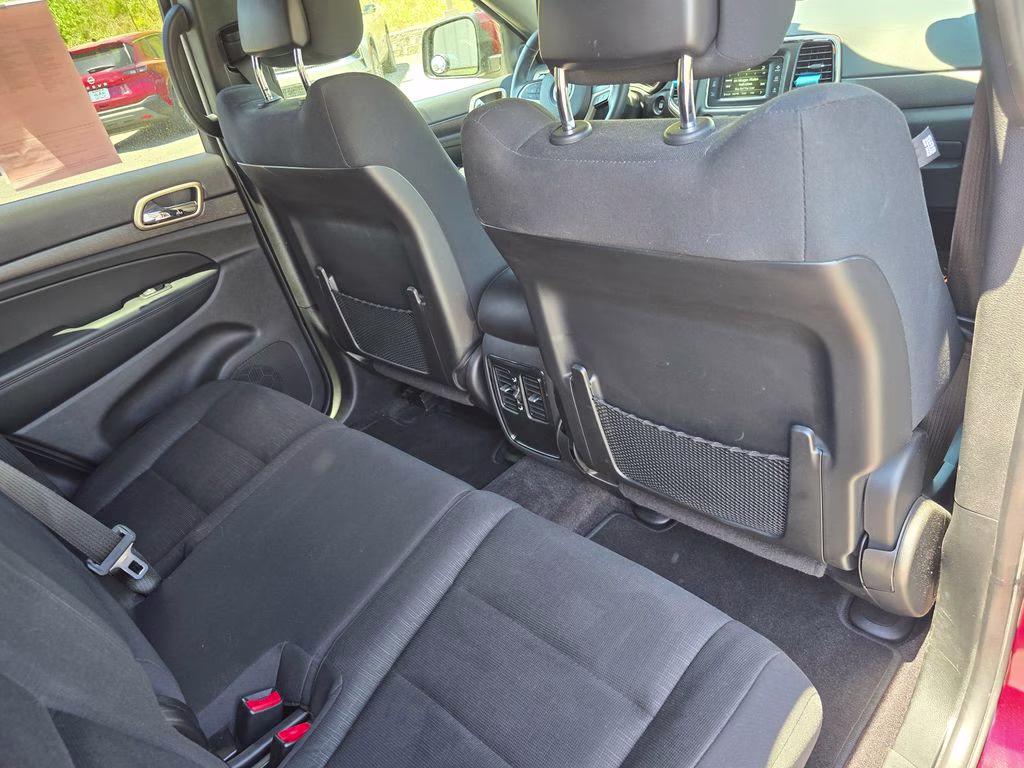 2016 Velvet Red Pearlcoat Jeep Grand Cherokee Laredo 4X4 SUV
