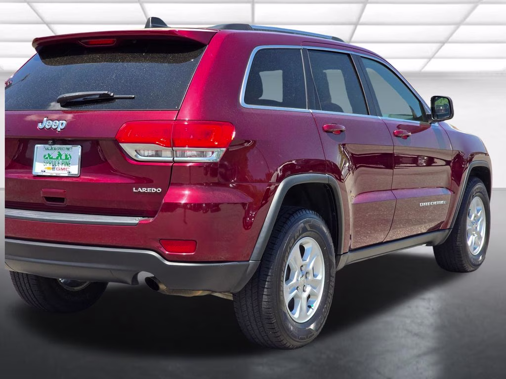 2016 Velvet Red Pearlcoat Jeep Grand Cherokee Laredo 4X4 SUV