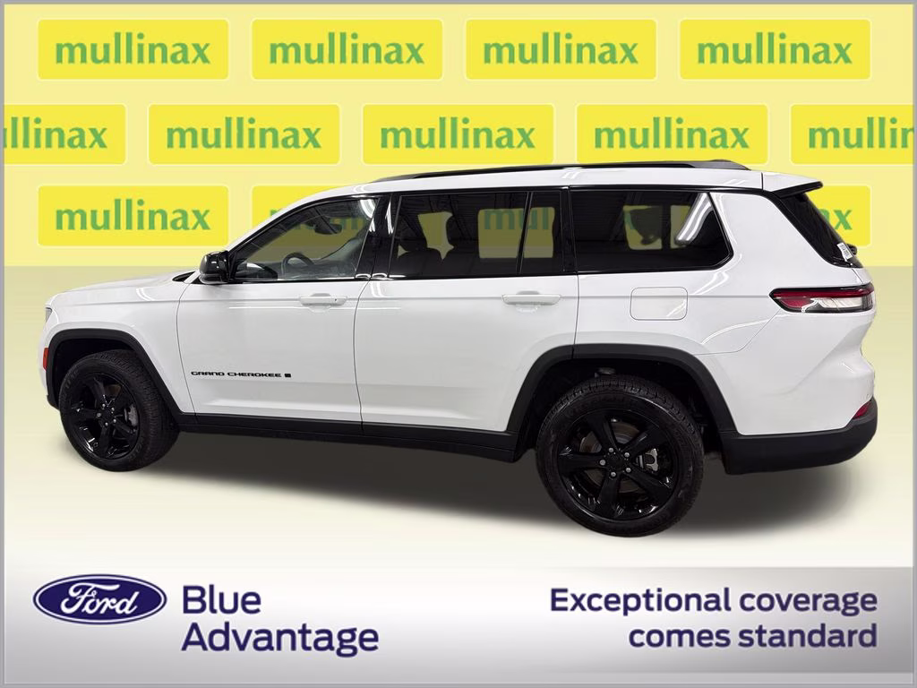 2022 Bright White Clearcoat Jeep Grand Cherokee L Limited 4X4 SUV