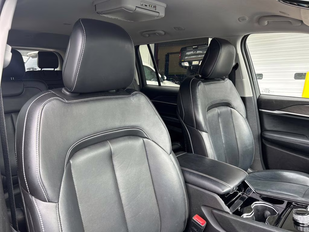 2022 Bright White Clearcoat Jeep Grand Cherokee L Limited 4X4 SUV