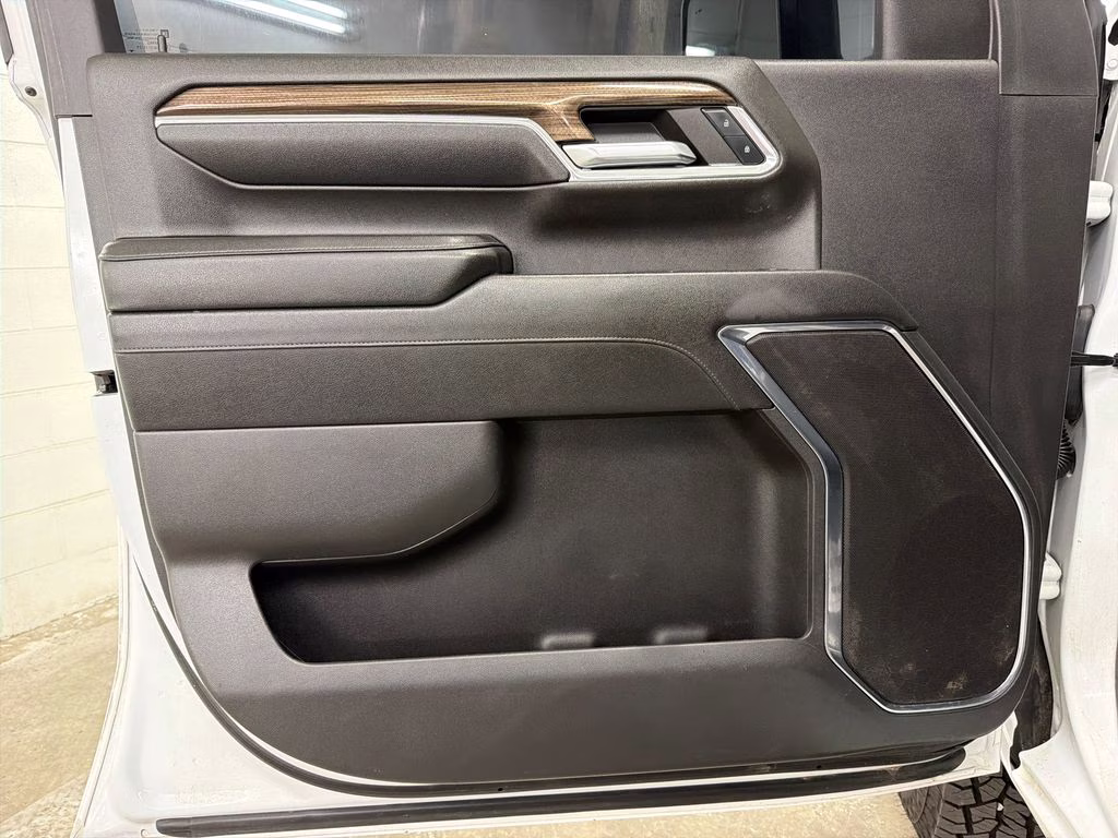2024 Summit White Chevrolet Silverado 2500HD LT 4X4 Truck