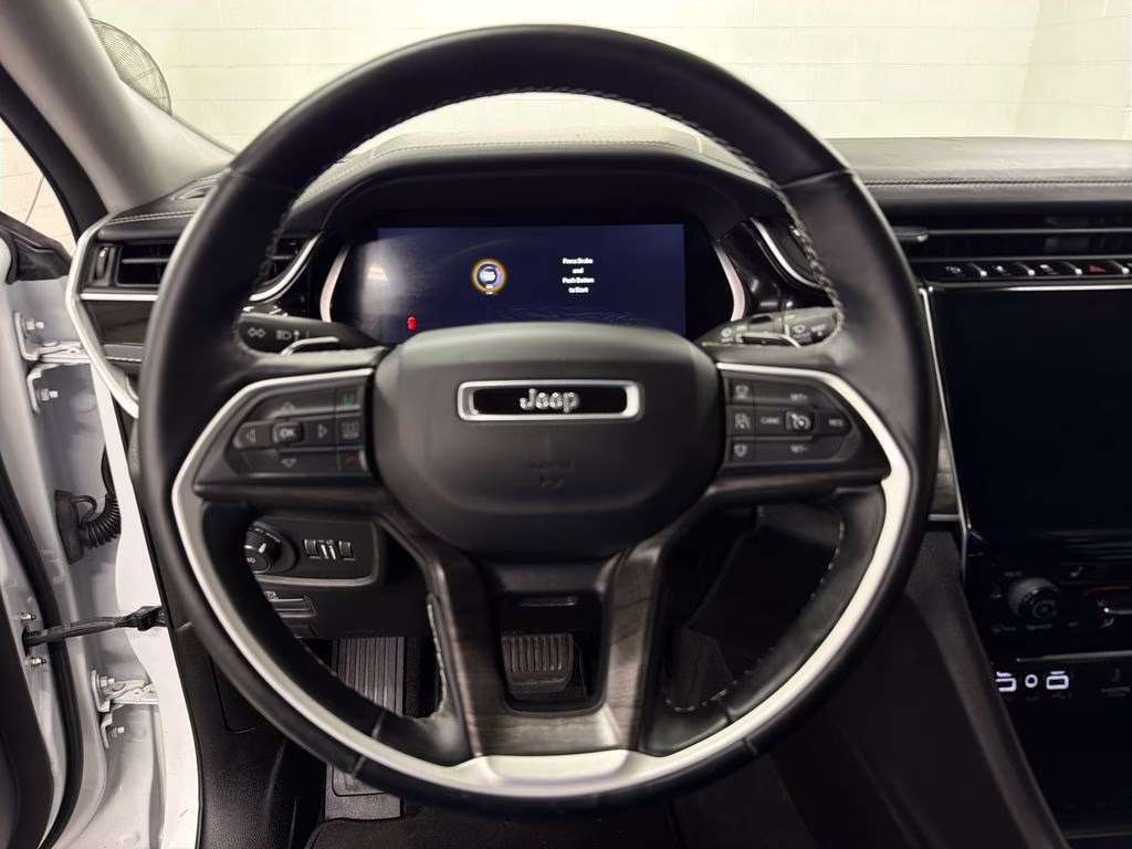 2022 Bright White Clearcoat Jeep Grand Cherokee L Limited 4X4 SUV