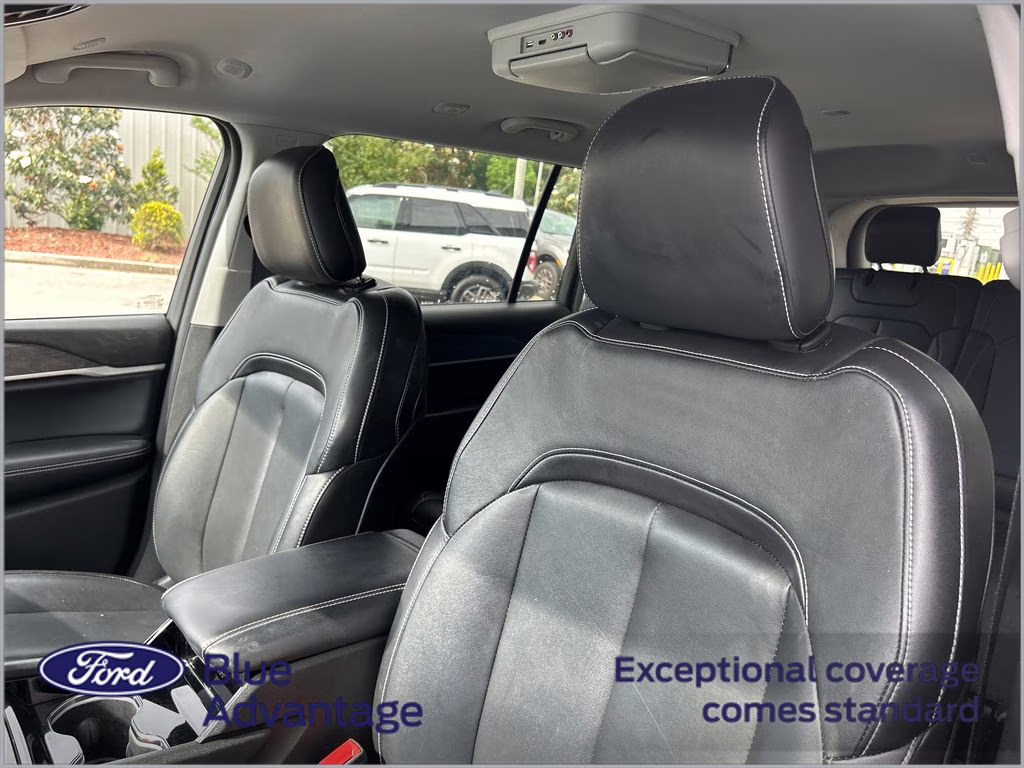 2022 Bright White Clearcoat Jeep Grand Cherokee L Limited 4X4 SUV