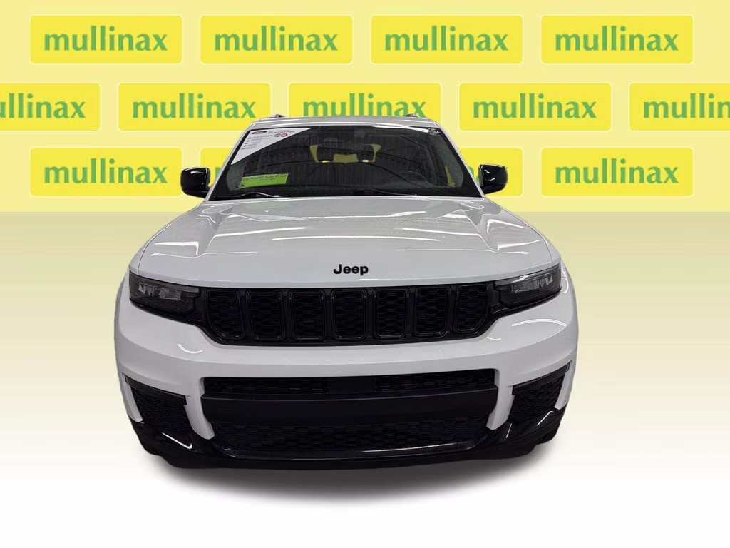 2022 Bright White Clearcoat Jeep Grand Cherokee L Limited 4X4 SUV