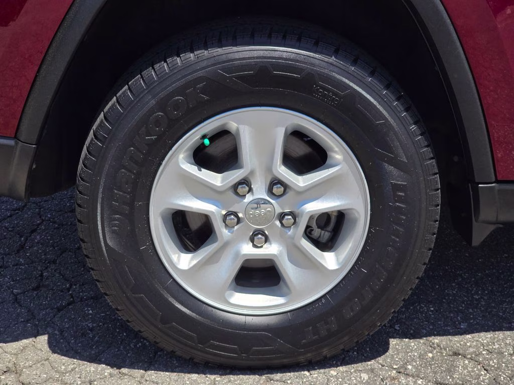 2016 Velvet Red Pearlcoat Jeep Grand Cherokee Laredo 4X4 SUV