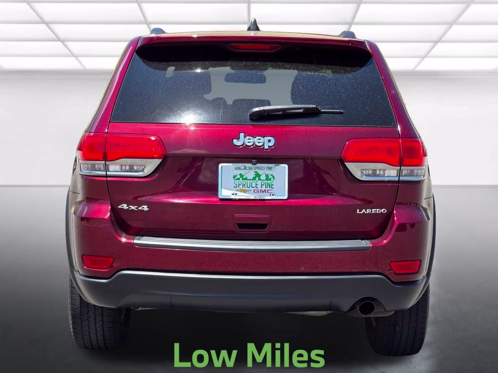 2016 Velvet Red Pearlcoat Jeep Grand Cherokee Laredo 4X4 SUV