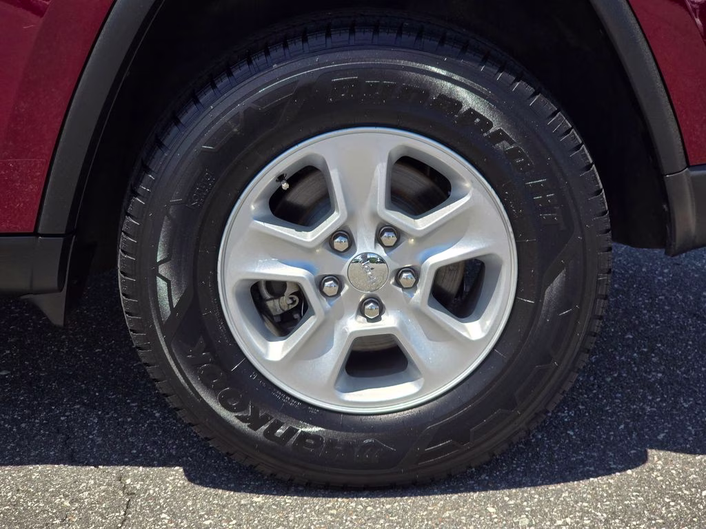 2016 Velvet Red Pearlcoat Jeep Grand Cherokee Laredo 4X4 SUV