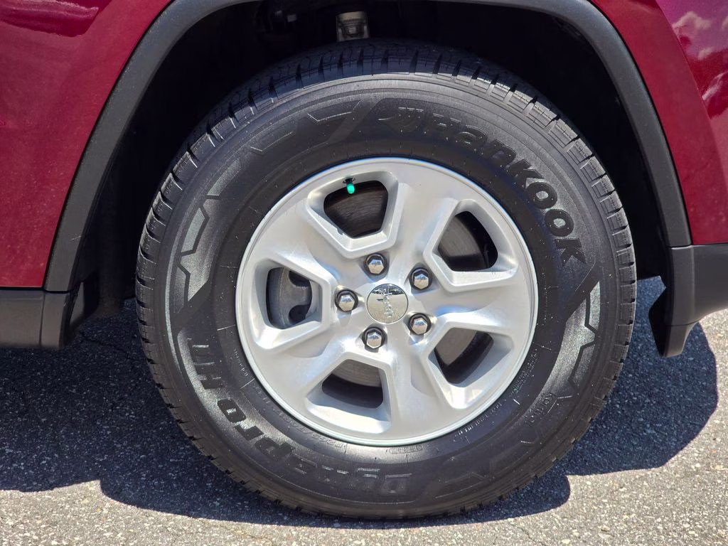 2016 Velvet Red Pearlcoat Jeep Grand Cherokee Laredo 4X4 SUV