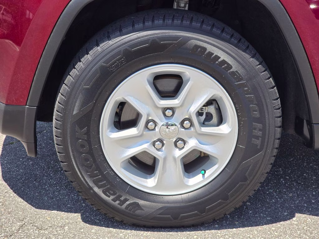 2016 Velvet Red Pearlcoat Jeep Grand Cherokee Laredo 4X4 SUV