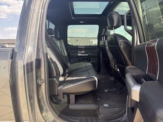 2017 Magnetic Metallic Ford Super Duty F-350 DRW Platnium 4X4 Truck