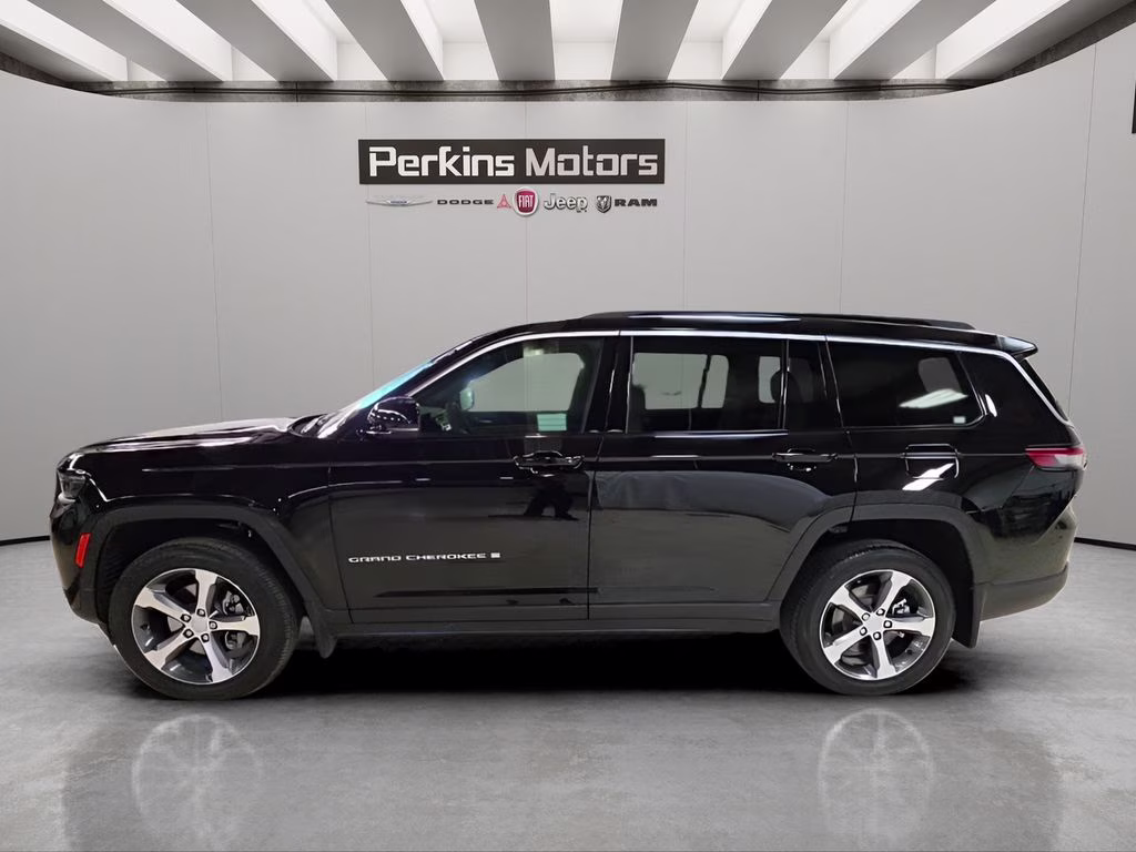 2026 Diamond Black Crystal Pearlcoat Jeep Grand Cherokee L Limited 4X4 SUV