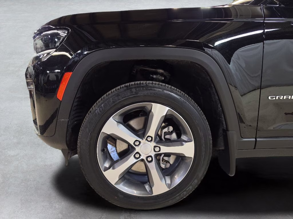 2026 Diamond Black Crystal Pearlcoat Jeep Grand Cherokee L Limited 4X4 SUV