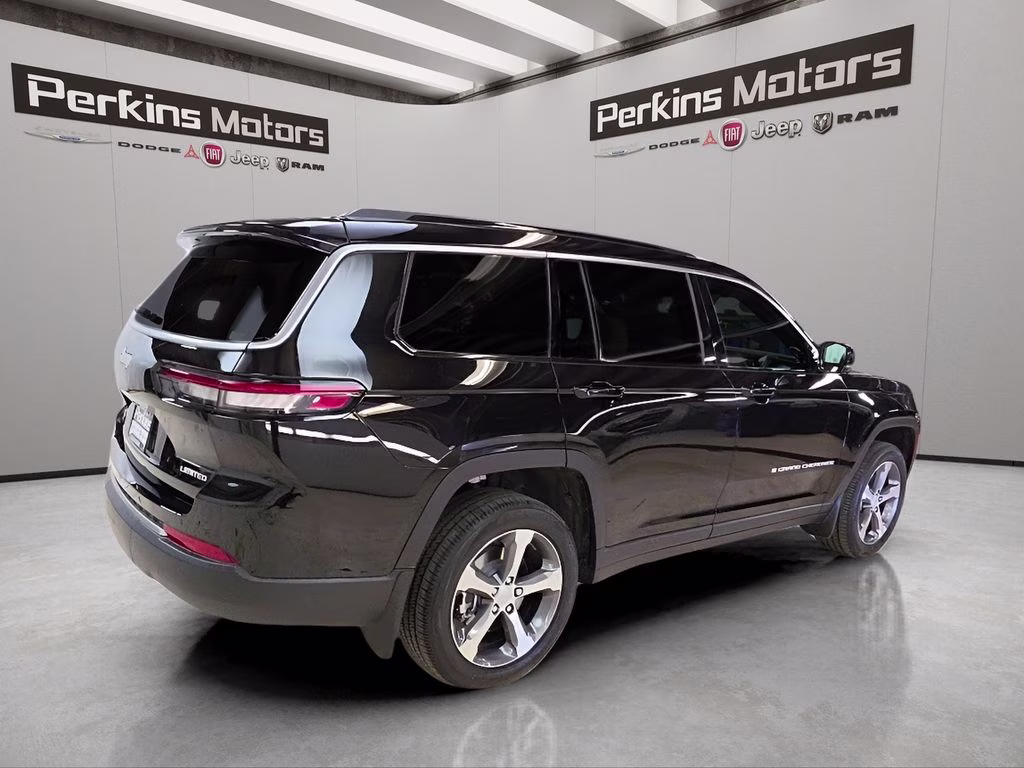 2026 Diamond Black Crystal Pearlcoat Jeep Grand Cherokee L Limited 4X4 SUV