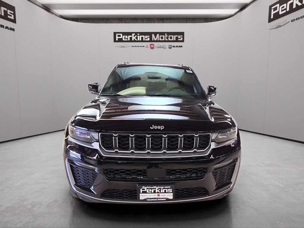 2026 Diamond Black Crystal Pearlcoat Jeep Grand Cherokee L Limited 4X4 SUV