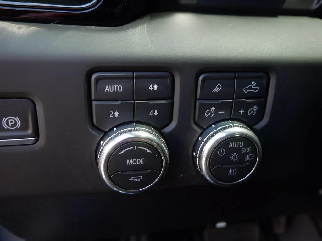 2026 Sterling Metallic GMC Sierra 3500HD AT4 4X4 Truck