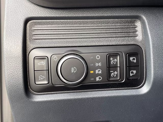 2026 Avalanche Ford Super Duty F-250 SRW LARIAT 4X4 Truck