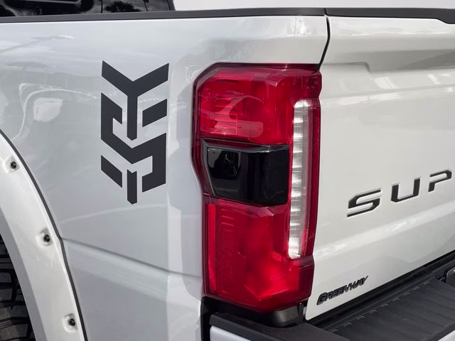 2026 Avalanche Ford Super Duty F-250 SRW LARIAT 4X4 Truck