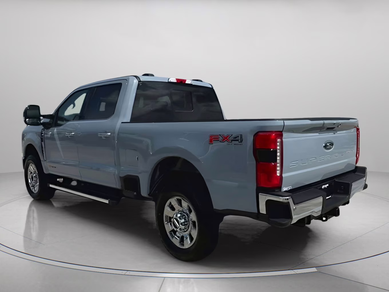 2025 Glacier Gray Metallic Tri-Coat Ford Super Duty F-350 SRW LARIAT Crew Cab Pickup 4X4 Truck