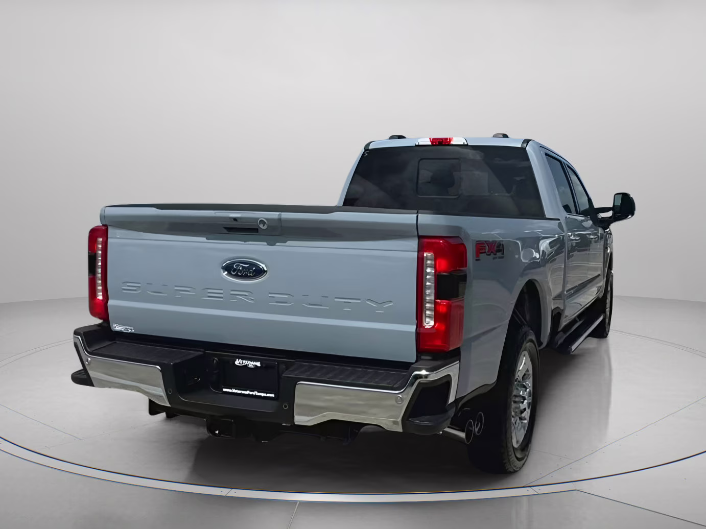2025 Glacier Gray Metallic Tri-Coat Ford Super Duty F-350 SRW LARIAT Crew Cab Pickup 4X4 Truck