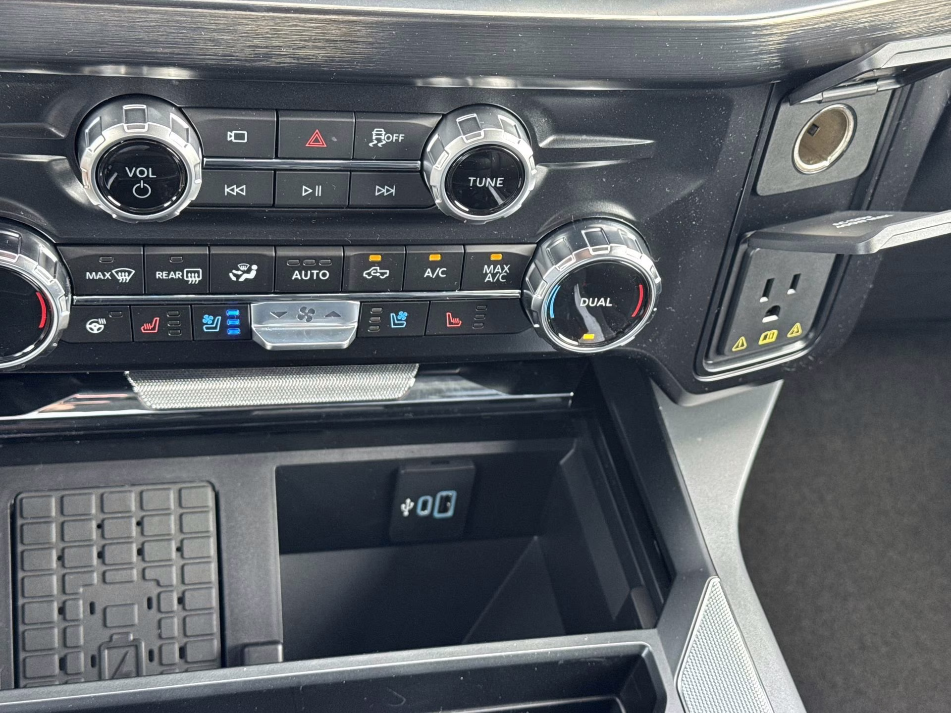 2025 Glacier Gray Metallic Tri-Coat Ford Super Duty F-350 SRW LARIAT Crew Cab Pickup 4X4 Truck