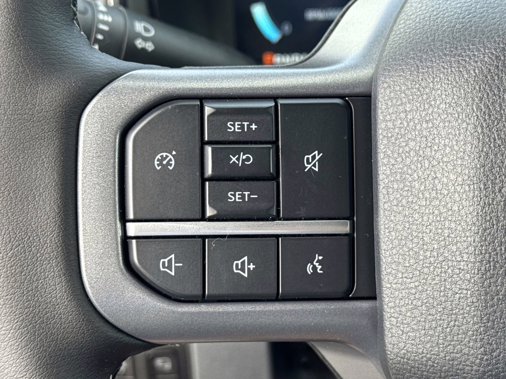 2025 Glacier Gray Metallic Tri-Coat Ford Super Duty F-350 SRW LARIAT Crew Cab Pickup 4X4 Truck