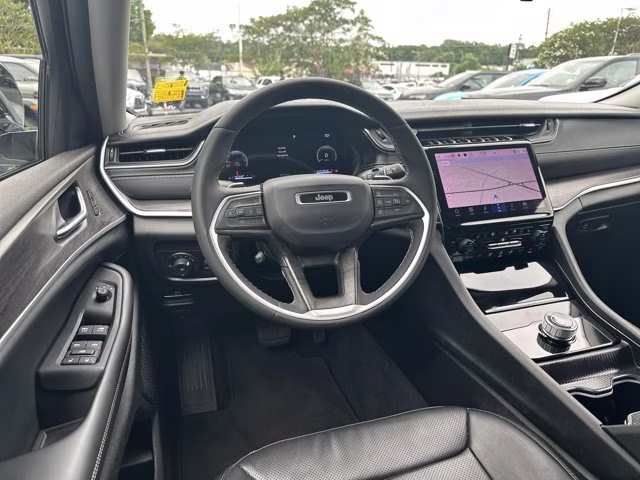 2024 Bright White Clearcoat Jeep Grand Cherokee Limited RWD SUV