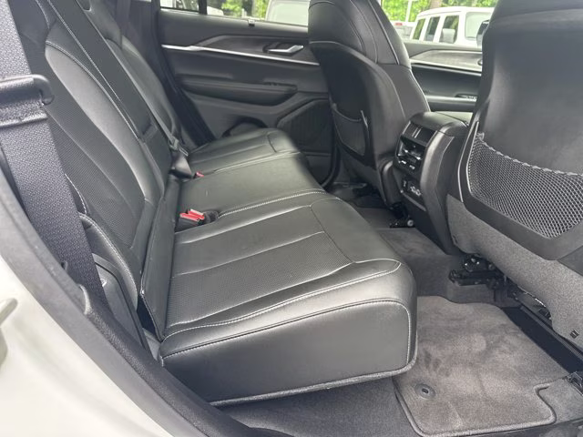 2024 Bright White Clearcoat Jeep Grand Cherokee Limited RWD SUV