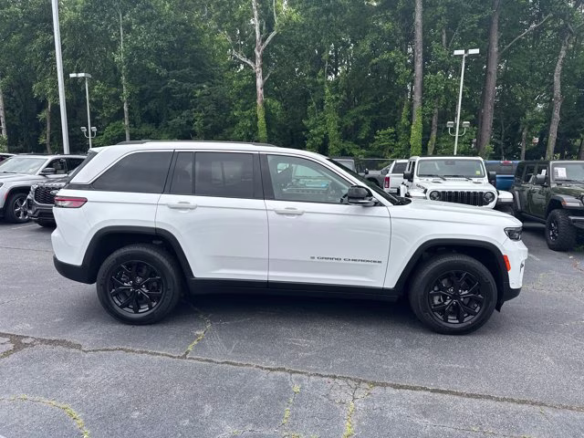 2024 Bright White Clearcoat Jeep Grand Cherokee Limited RWD SUV