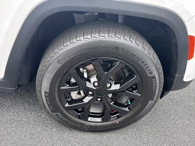 2024 Bright White Clearcoat Jeep Grand Cherokee Limited RWD SUV