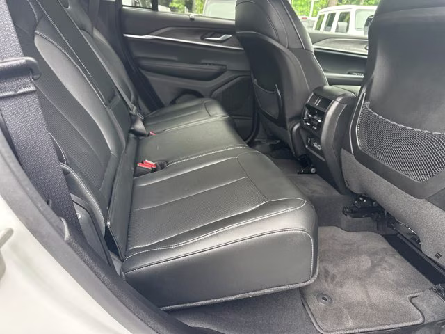 2024 Bright White Clearcoat Jeep Grand Cherokee Limited RWD SUV