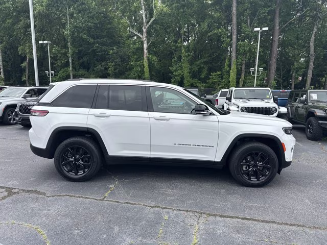 2024 Bright White Clearcoat Jeep Grand Cherokee Limited RWD SUV