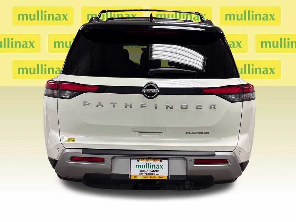 2023 Pearl White Tricoat/Super Black Nissan Pathfinder Platinum FWD SUV