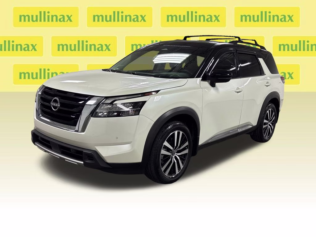 2023 Pearl White Tricoat/Super Black Nissan Pathfinder Platinum FWD SUV