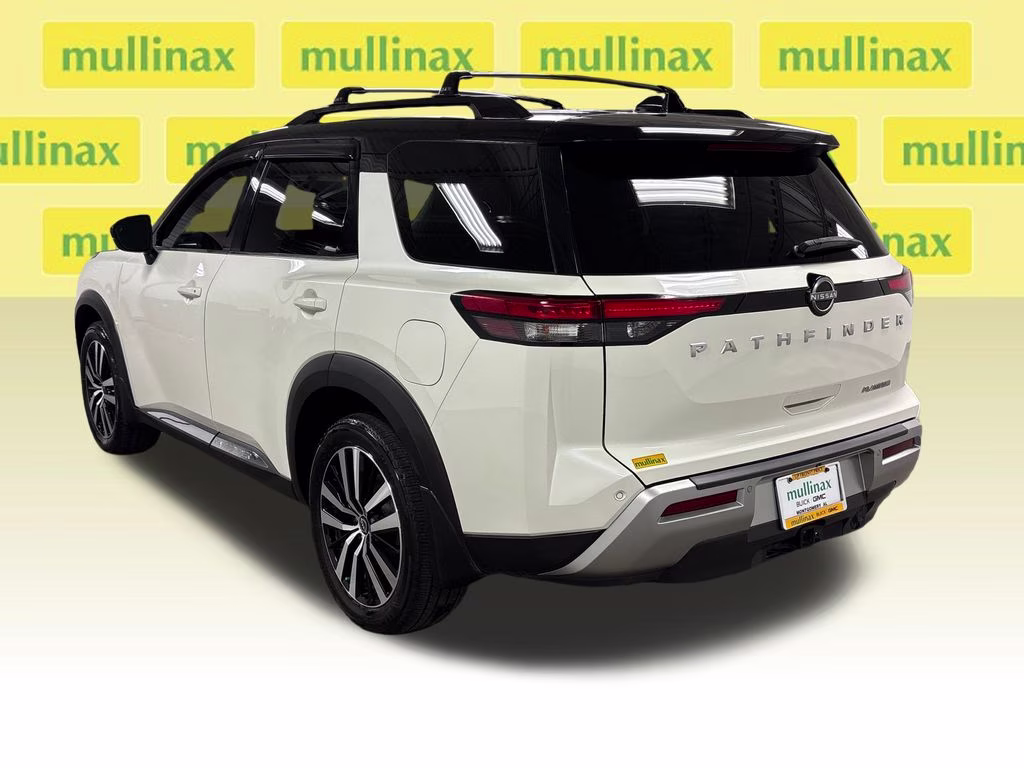 2023 Pearl White Tricoat/Super Black Nissan Pathfinder Platinum FWD SUV