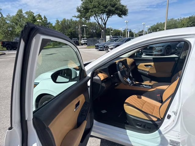 2023 Aspen White Tricoat Nissan Sentra SV FWD Sedan