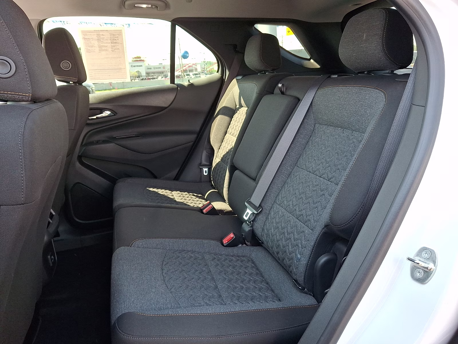 2023 Summit White - GAZ Chevrolet Equinox FWD LT FWD