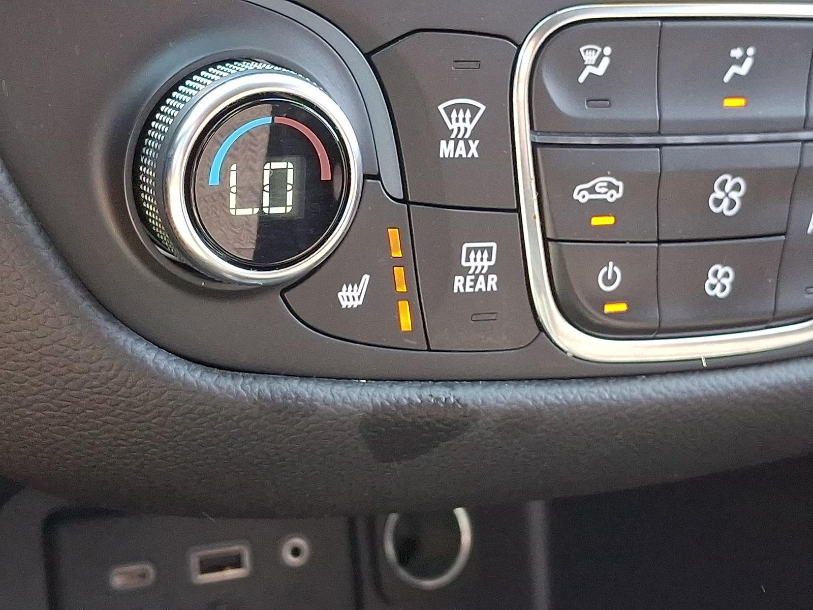 2023 Summit White - GAZ Chevrolet Equinox FWD LT FWD