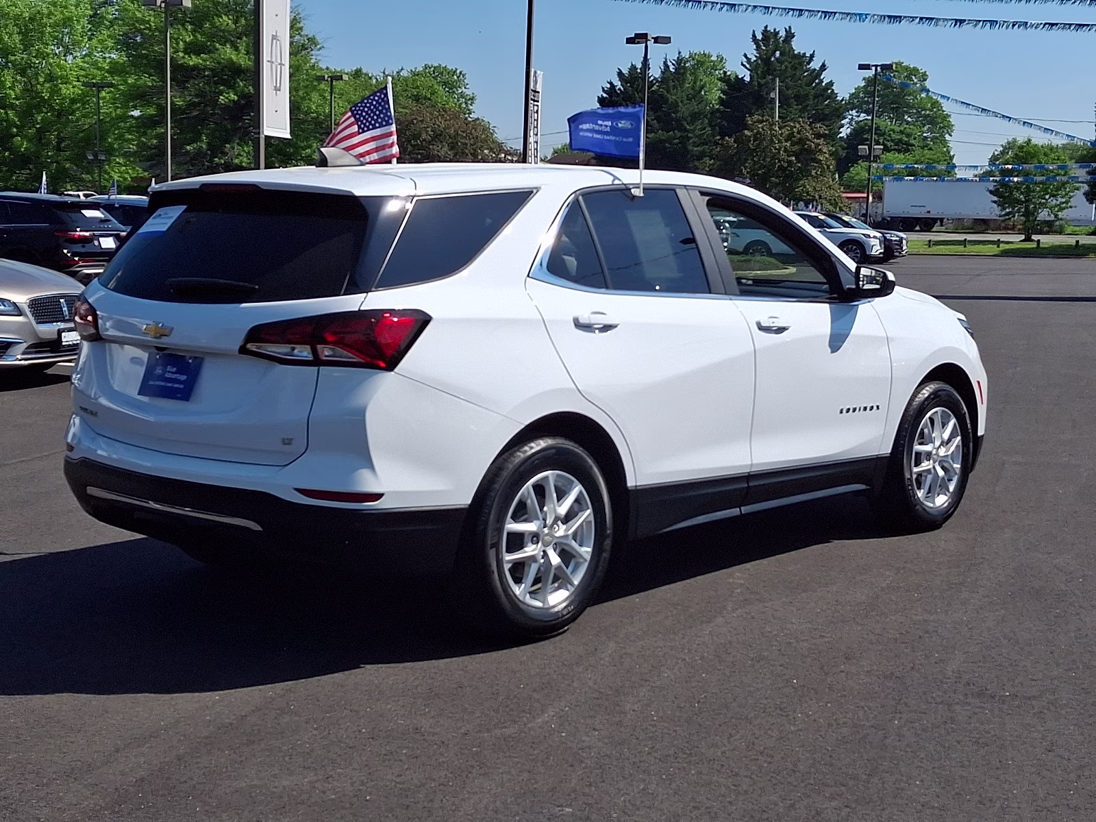 2023 Summit White - GAZ Chevrolet Equinox FWD LT FWD