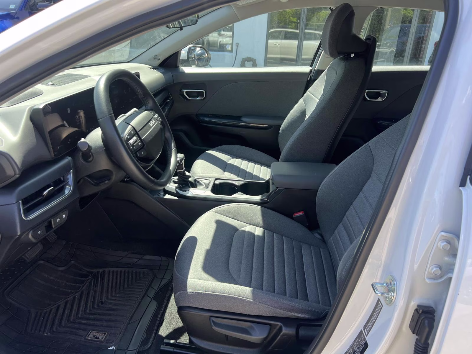 2025 White Kia K4 EX FWD Sedan