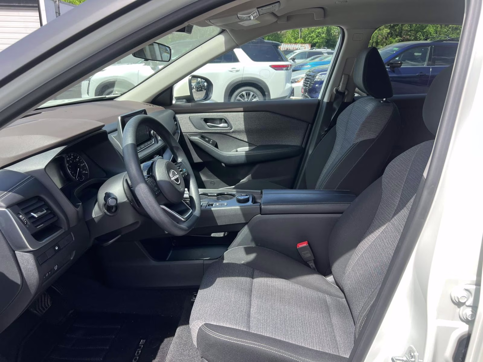 2023 White Nissan Rogue SV AWD SUV